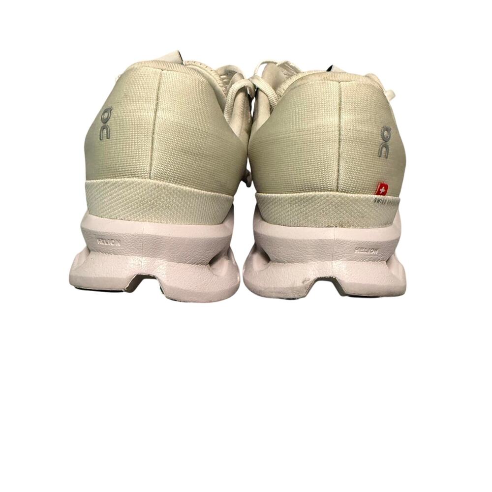 On Cloudsurfer - image 4